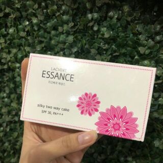 Phấn trang điểm sáng trắng mịn da Essance