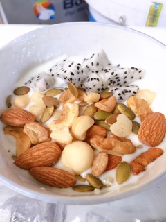 Mix 5 loại hạt (Óc chó, macca, điều, hạnh nhân, bí xanh) 500gr