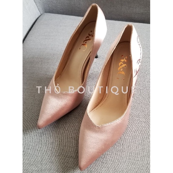 Giày cao gót 3&C thêu chữ lụa satin màu hồng nude 7cm size 38