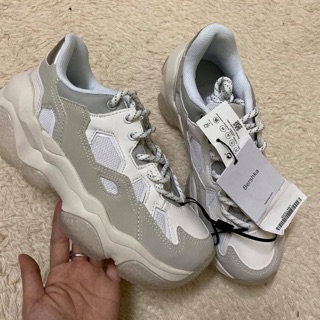 Giày Bershka sale 11.11