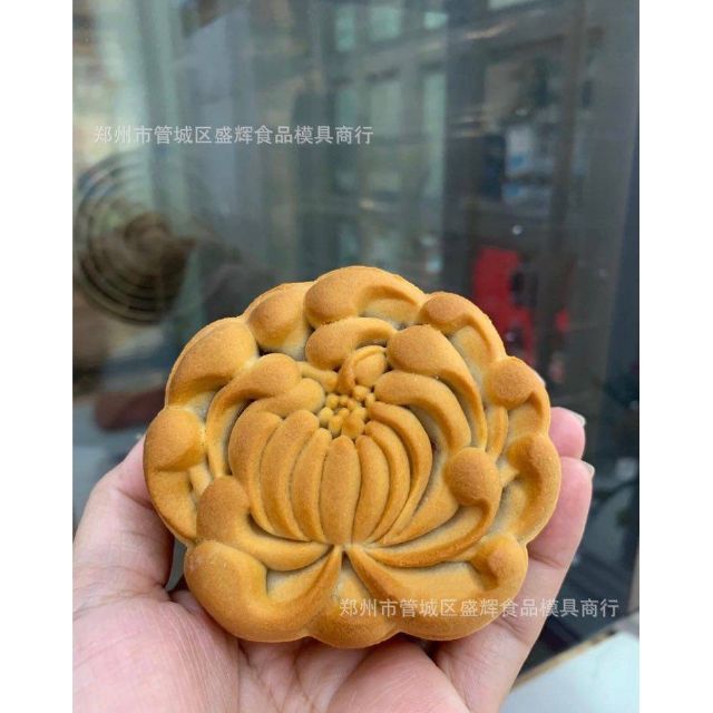 [ Mẫu mới 2020 ] Khuôn lò xo bông cúc 150 gram - Khuôn trung thu