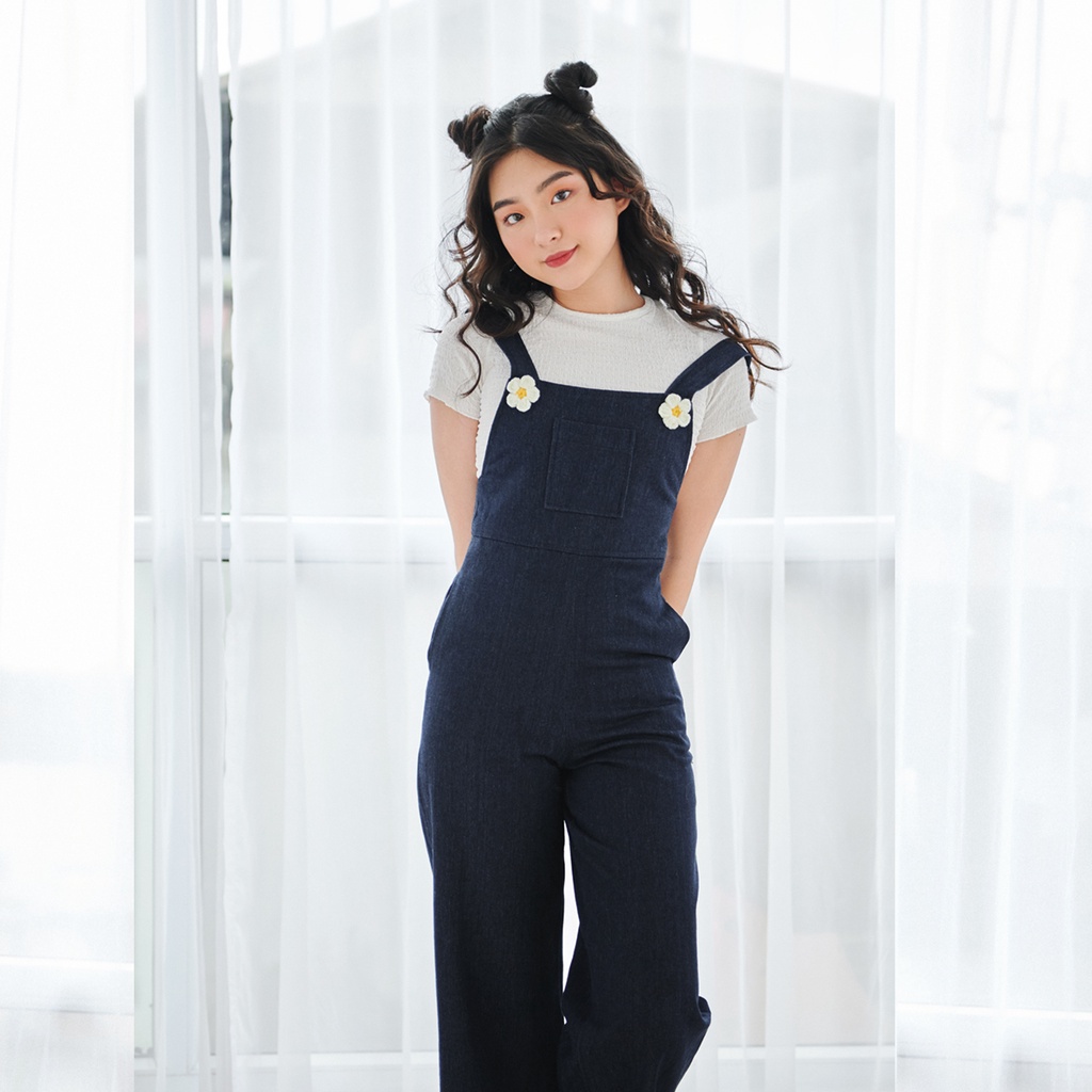 BLEUBIRD Quần yếm bò đính hoa móc DENIM DUNGAREE (Tặng kèm pin cài hoa móc)