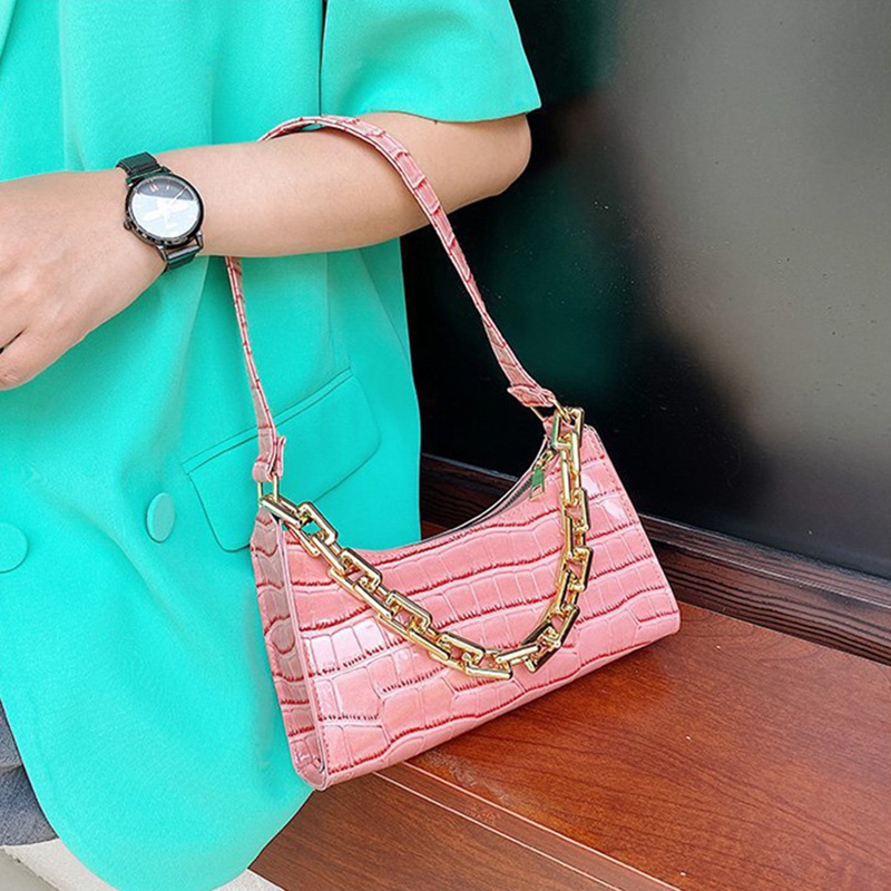 Túi đeo vai kẹp nách IELGY phối chuỗi xích họa tiết đá sỏi phong cách Hàn Quốc