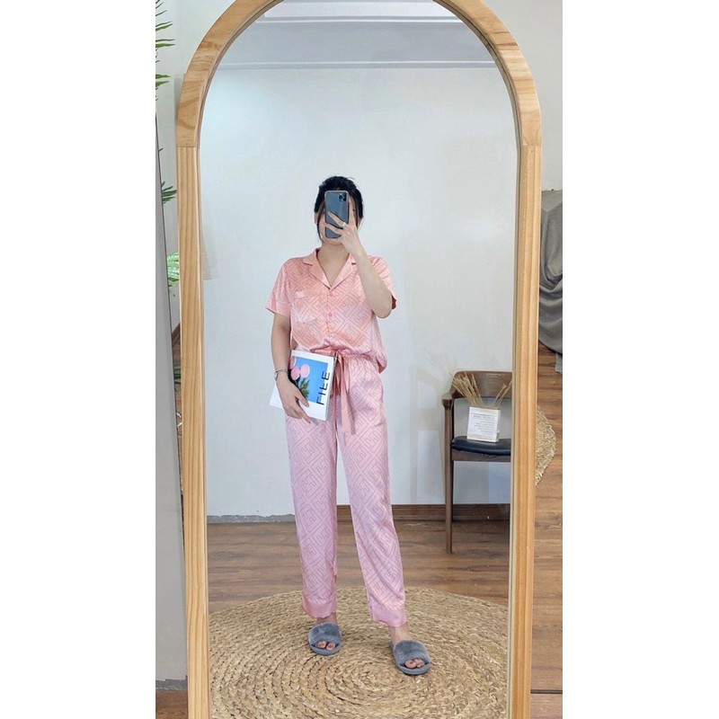 Sale Bộ lụa Vic còn sz S