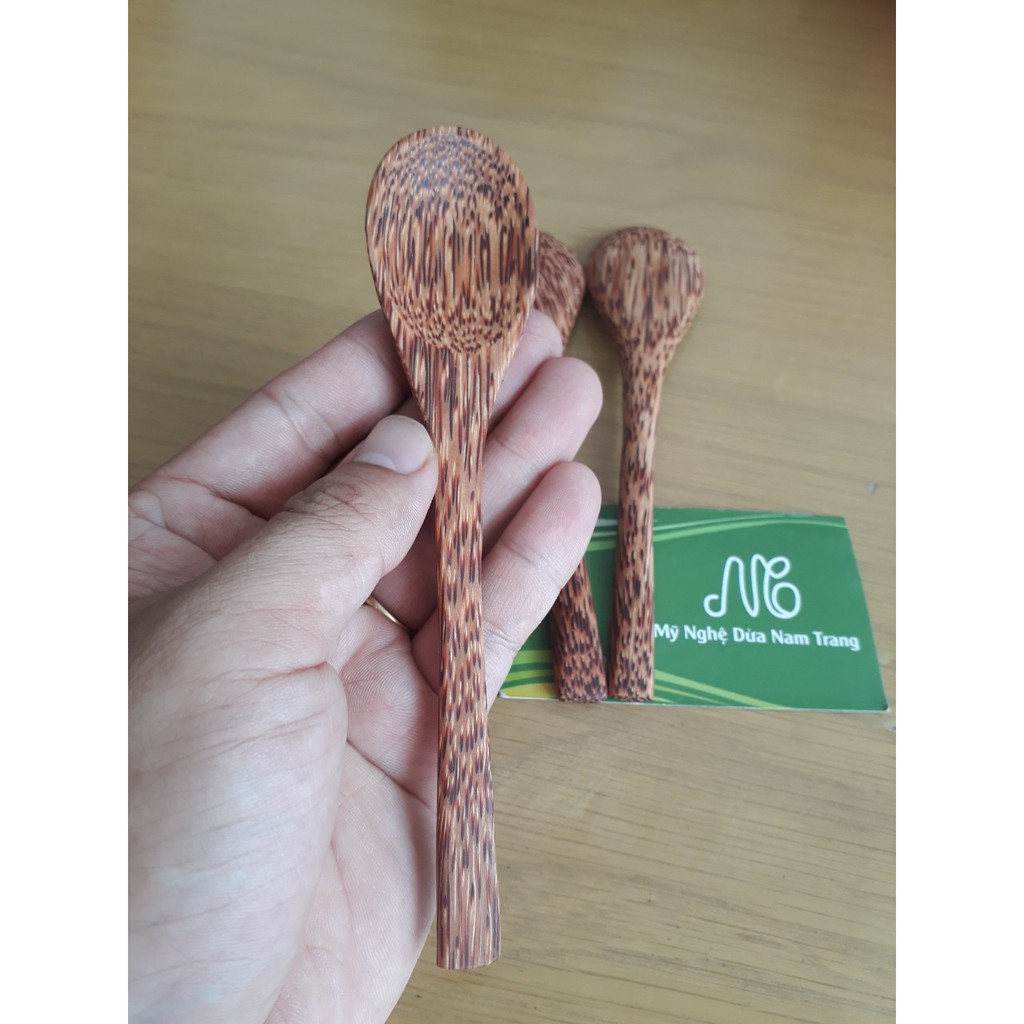 Muỗng gỗ dừa ăn trái cây
