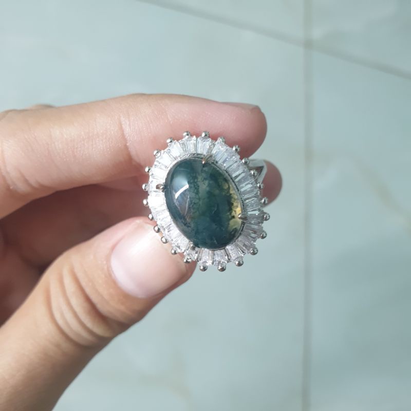 Nhẫn nữ đính mặt đá ngọc thủy tảo