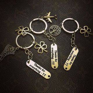 Móc Khóa Khắc Tên Kèm Charm