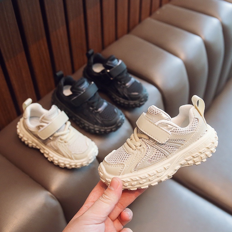 Giày thể thao mã 8868