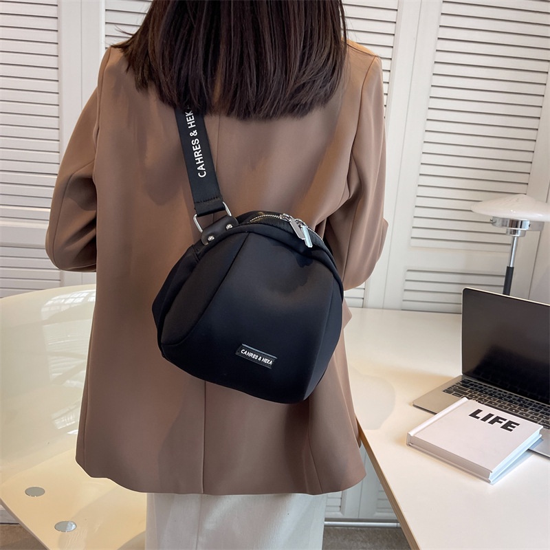 Túi Vỏ Sò Bằng Vải nylon Thiết Kế niche Giản Dị Dành Cho Bạn Nữ