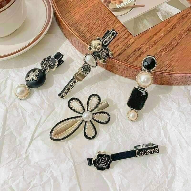 Set 5 Kẹp Tóc Đính Ngọc Đơn Giản Sang Trọng - ￼Set Kẹp Tóc Hoa Đen 5 Chi Tiết