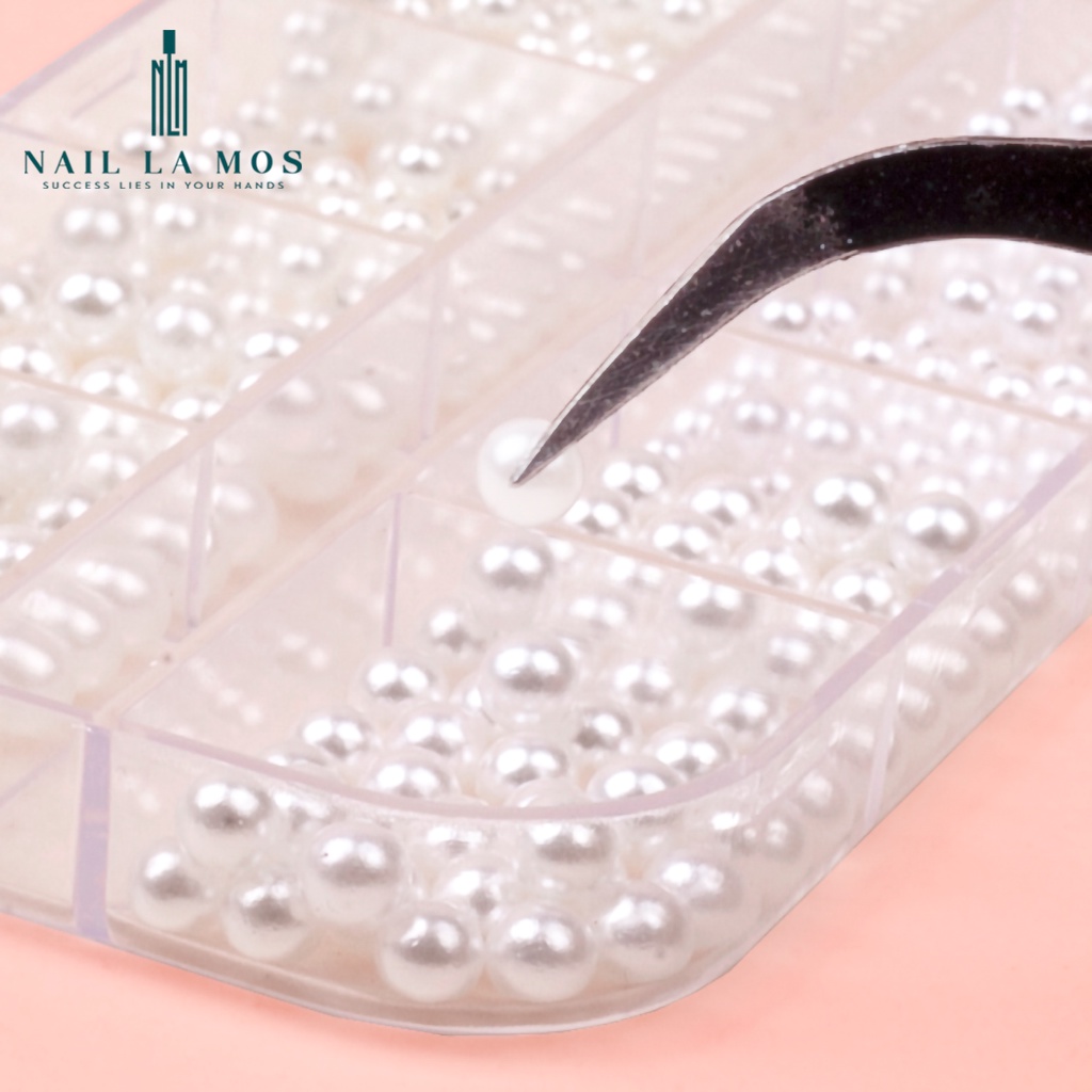Khay ngọc trai nhân tạo mix size đính móng - Ngọc trai nhựa loại tròn, nửa viên hai màu trắng ngà đính nail sang chảnh