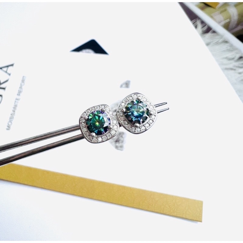 Khuyên tai bạc Ý đính Kim cương Moissanite màu Rainbow