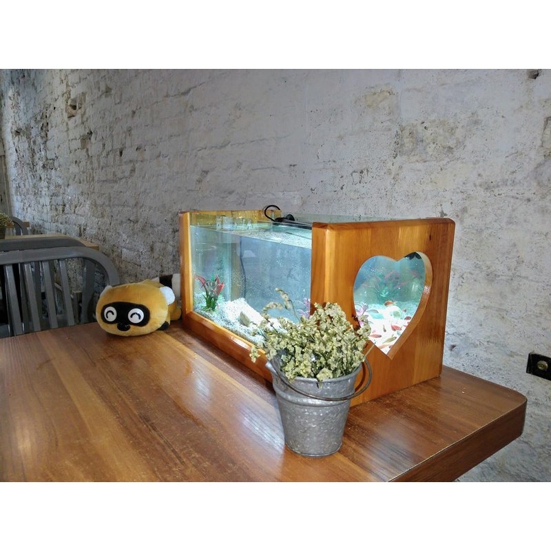 🐬 [TẾT 2021] Bể cá cảnh khung gỗ trái tim cỡ lớn và đèn led- tặng đồ trang trí bể nuôi cá cảnh