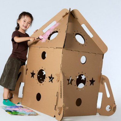 Nhà bìa carton mô hình tàu vũ trụ
