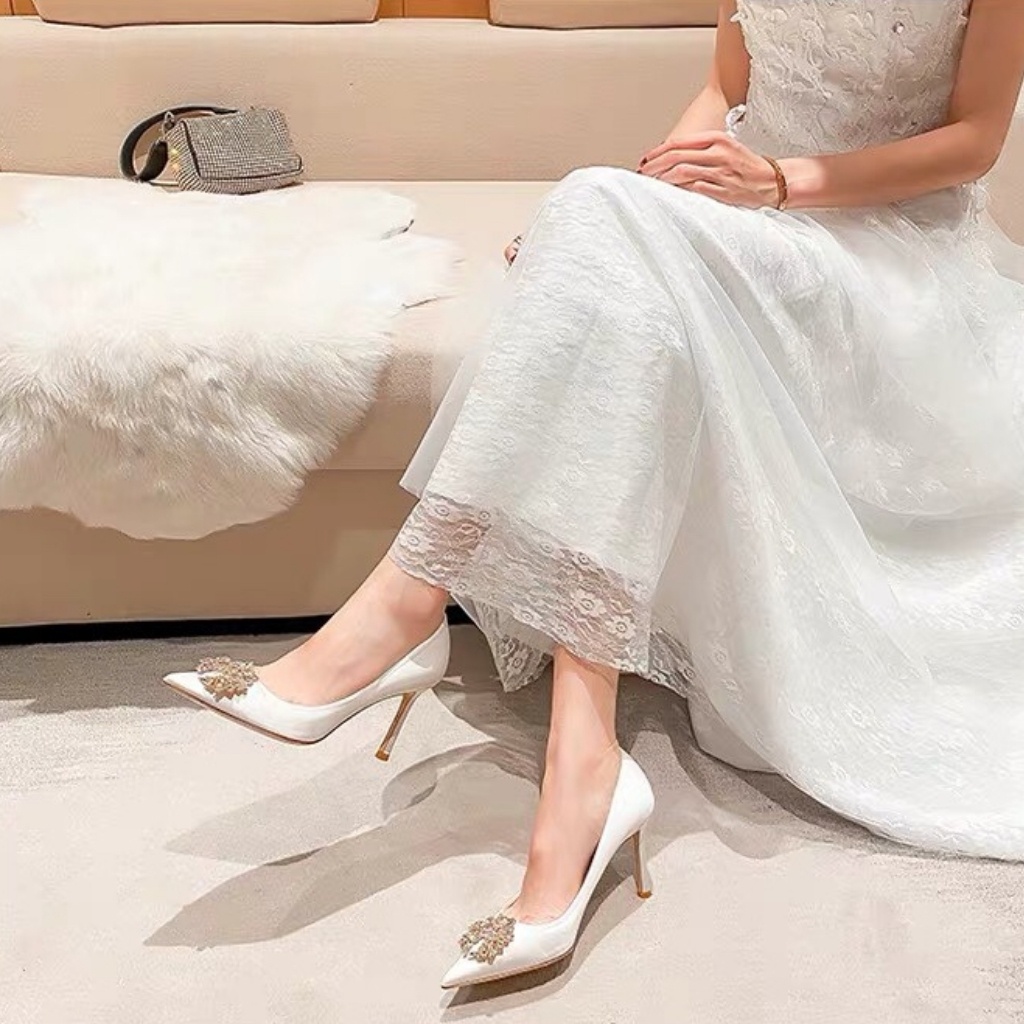 Giày cao gót, giày cưới cô dâu màu trắng chất liệu lụa satin đính đá cao cấp - GCCD008