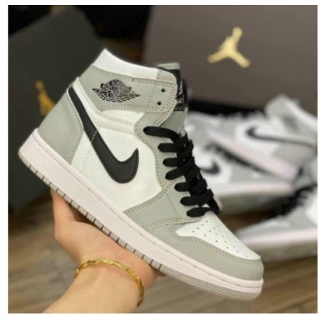 Giày thể thao Jordan 1 xám cao cổ, Giày sneaker Jodan cao cổ xám móc đen smoke grey nam nữ cao cấp