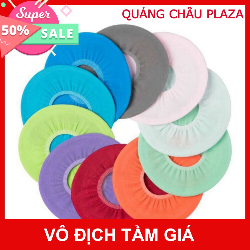 Lót bồn cầu cái mới xịn xò nhiều mầu sẵc giúp ấm áp vào mua đông xoá tan cái sợ lạnh khi đặt Đ.ít vào bồn cầu