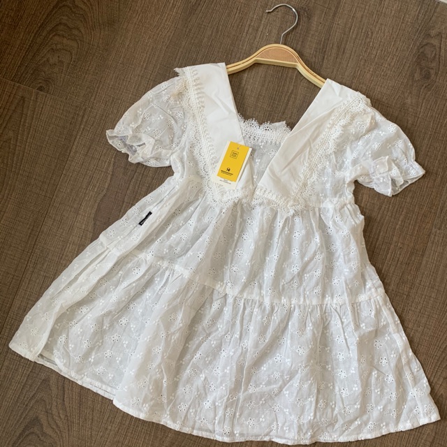 Váy trắng cho bé