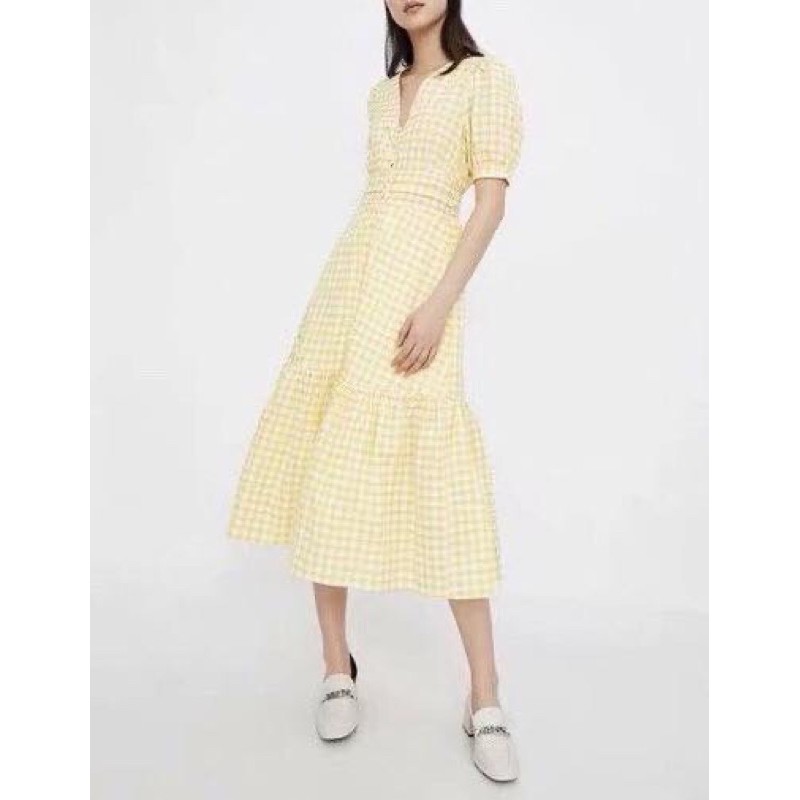 Đầm kẻ caro Urban Revivo xuất dư.