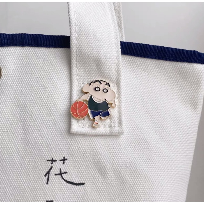 Ghim Cài Áo Kim Loại Hình Shin-Chan Dễ Thương Phong Cách Nhật Bản