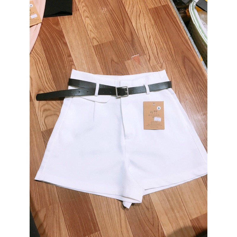 Quần short cạp cao tặg kèm đai.