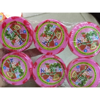 Kẹo dâu, cam hộp tròn - tuổi thơ dữ dội