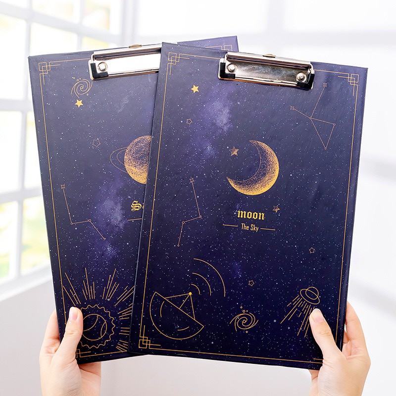 Bảng kẹp tài liệu A4 hoạt hình dải ngân hà KA424