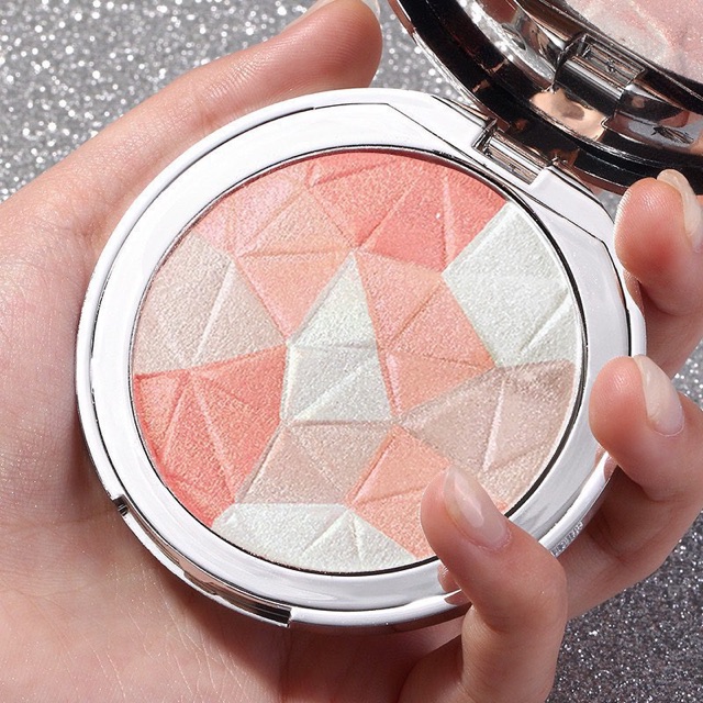 Phấn bắt sáng MACK ANDY Ngọc trai