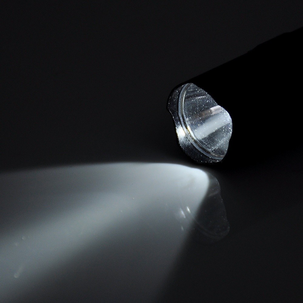 Đèn Pin LED Mini Qipin Siêu Sáng Chống Nước Dùng Cho Hoạt Động Ngoài Trời