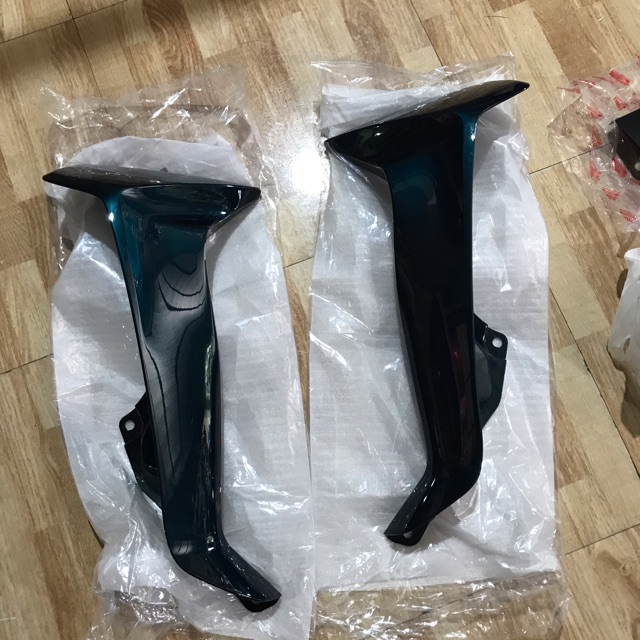 2 yếm ngoài sirius đời đầu số lùi zin chính hãng