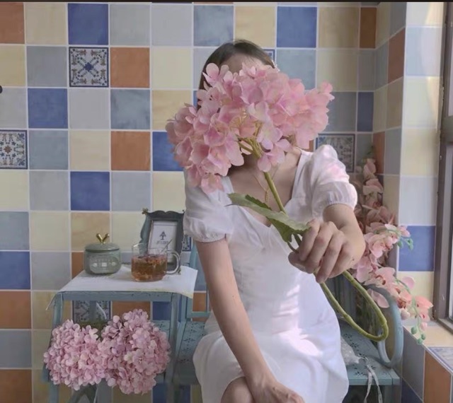 ĐẦM VOAN XOĂN NGỰC TRẮNG - HỒNG