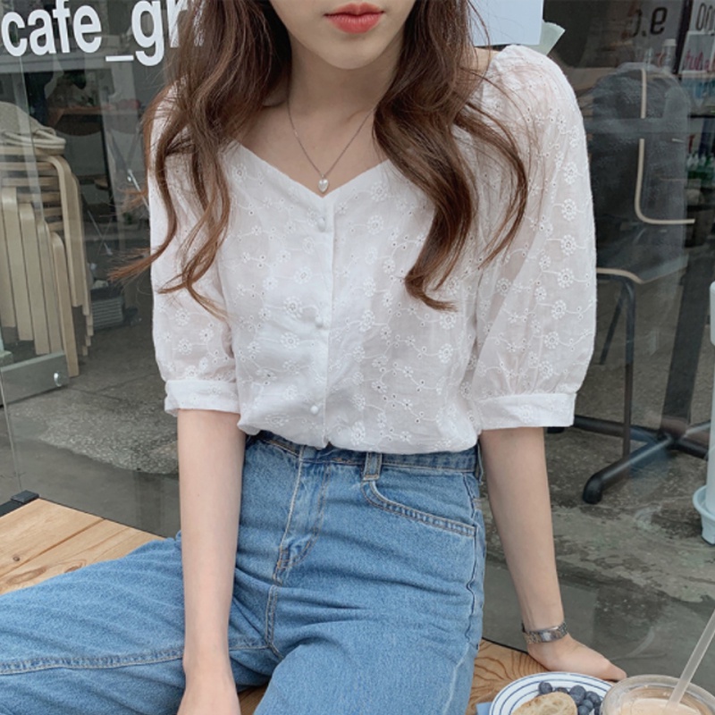 Áo sơ mi IELGY cổ chữ v thêu họa tiết rỗng phong cách Pháp cổ điển dành cho nữ