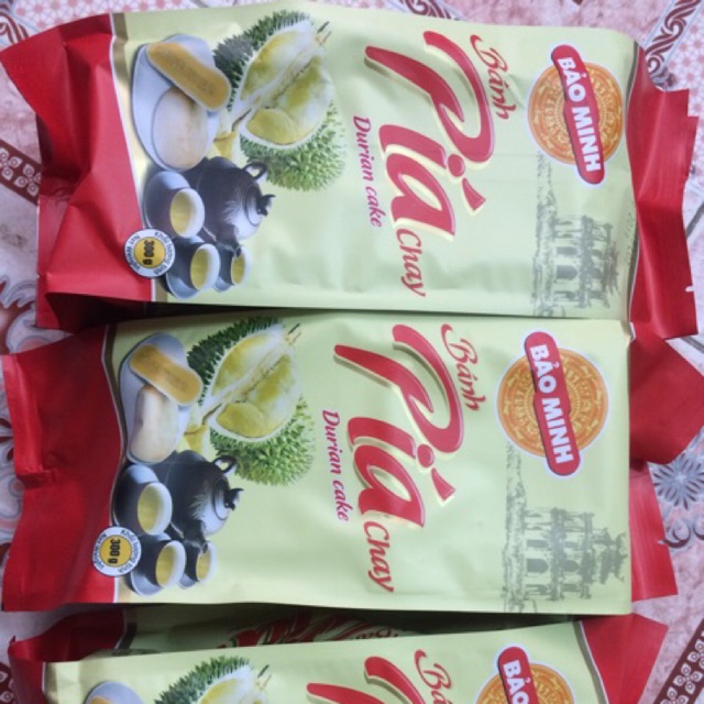 Com 3 gói pía sầu chay ( bánh pía sầu chay bảo minh)