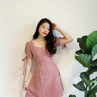 Váy caro tay phồng thắt nơ