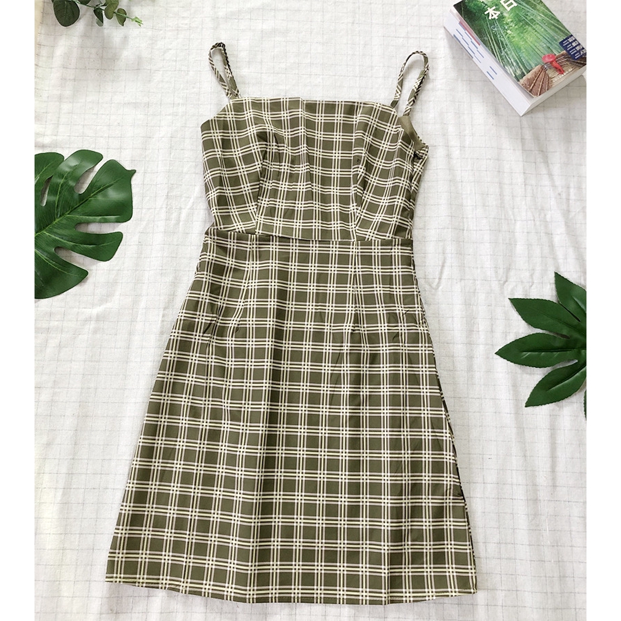 Đầm IELGY hai dây hở lưng màu xanh lá cây họa tiết kẻ sọc thời trang mới 2023 xinh xắn dành cho nữ