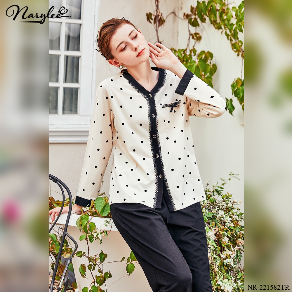 [CHÍNH HÃNG] Đồ bộ mặc nhà nữ dài tay pyjama cổ V họa tiết chấm bi thương hiệu NARYLEE mã NR1582