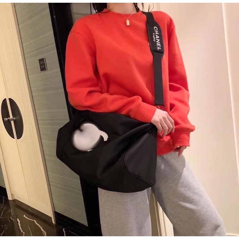 Túi du lịch logo giữa có dây đeo chéo (cam kết chuẩn ảnh)