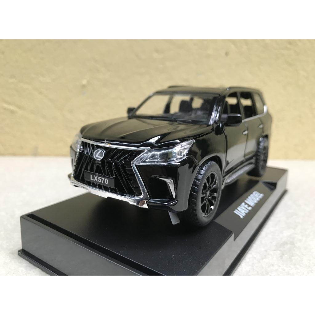 Mô hình xe LEXUS LX570 2022  1:32