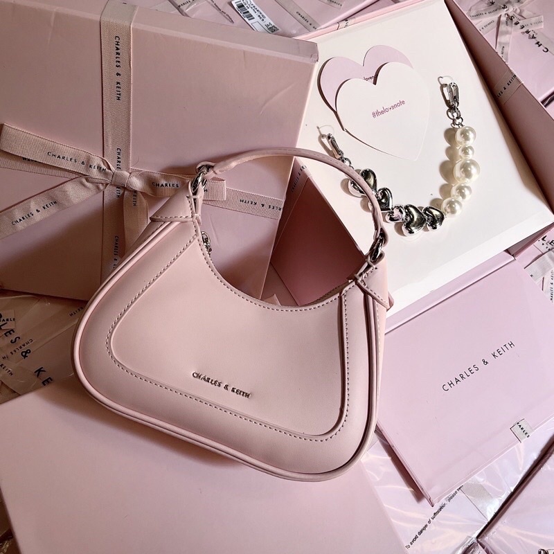 Túi CNK Dáng Bầu Đeo Vai Màu Hồng Baby Kèm Chuỗi Ngọc FullBox