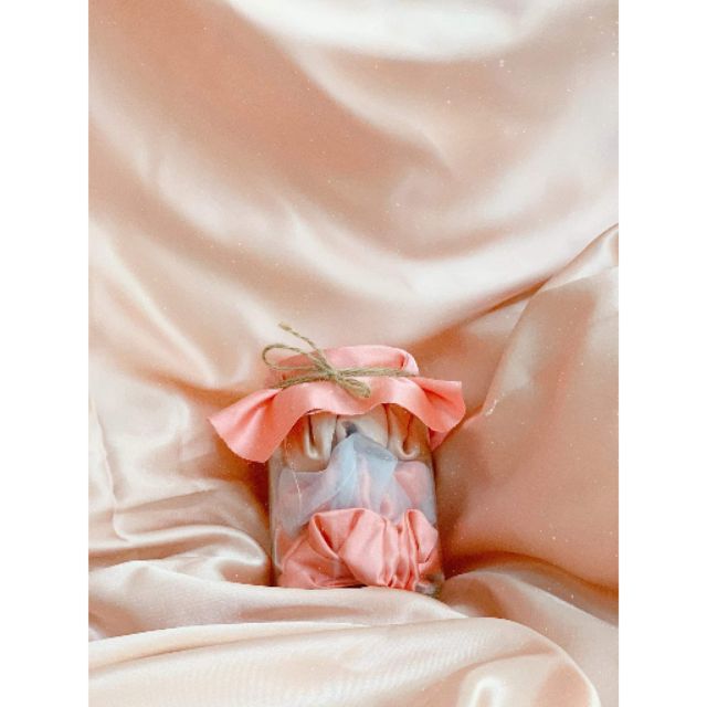 Cột tóc scrunchies