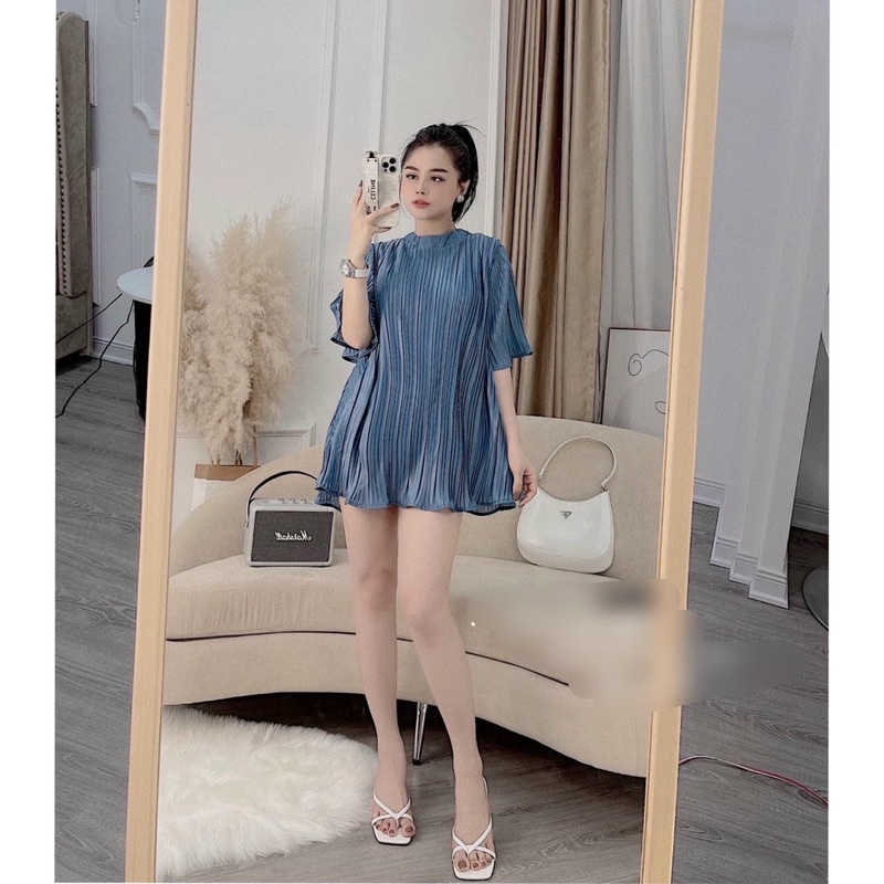 Áo dập ly form rộng.