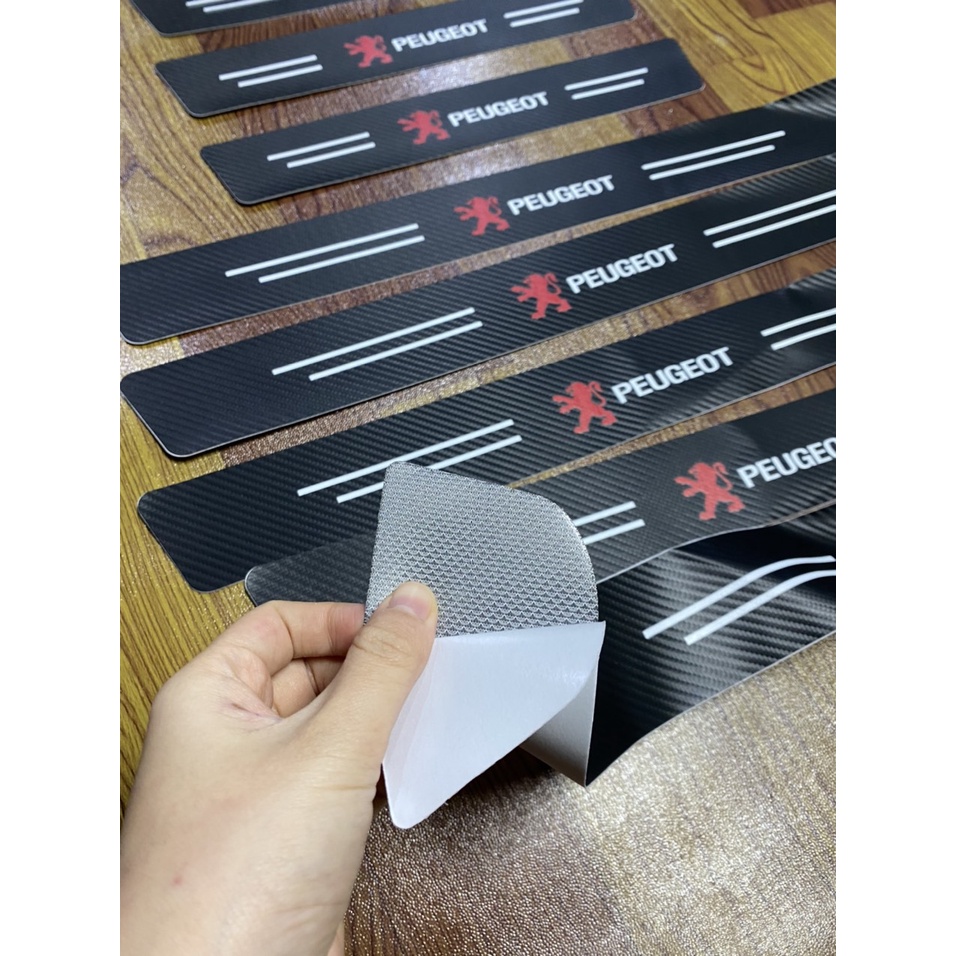 (Bản 10cm) Sét 8 miếng bậc cửa vân carbon logo TOYOTA chống trầy xước bậc xe fortuner và innova bản siêu rộng
