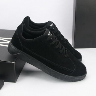 Giày sneaker nam full đen kiểu da lộn TS389 Tronshop
