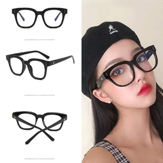 Kính mắt v 2 chấm