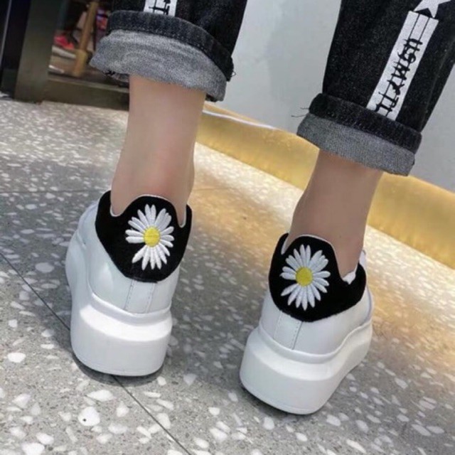 Mc queen gót đen phản quang hoa cúc size 36-43