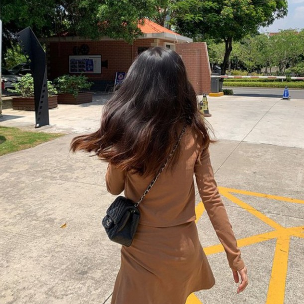 Váy 2 dây ôm body kèm áo trẻ trung cá tính / Váy ôm body kèm áo cadigan dài tay | BigBuy360 - bigbuy360.vn