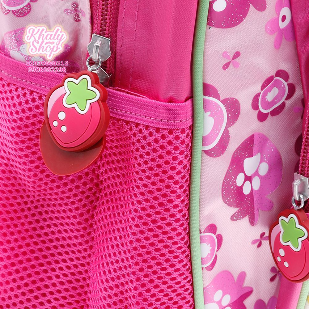 Balo 15'' hình bé dâu Strawberry Shortcake nhiều logo bông hoa và trái dâu màu hồng đính nơ vàng cho học sinh bé gái