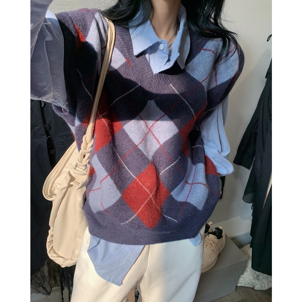 Áo len nữ không tay cổ chữ V họa tiết kẻ ô xinh xắn sành điệu | BigBuy360 - bigbuy360.vn