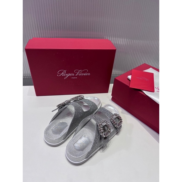 Dép quai ngang 2 quai cao cấp thương hiệu Roger Vivier đính hoạ tiết lấp lánh thiết kế dáng retro