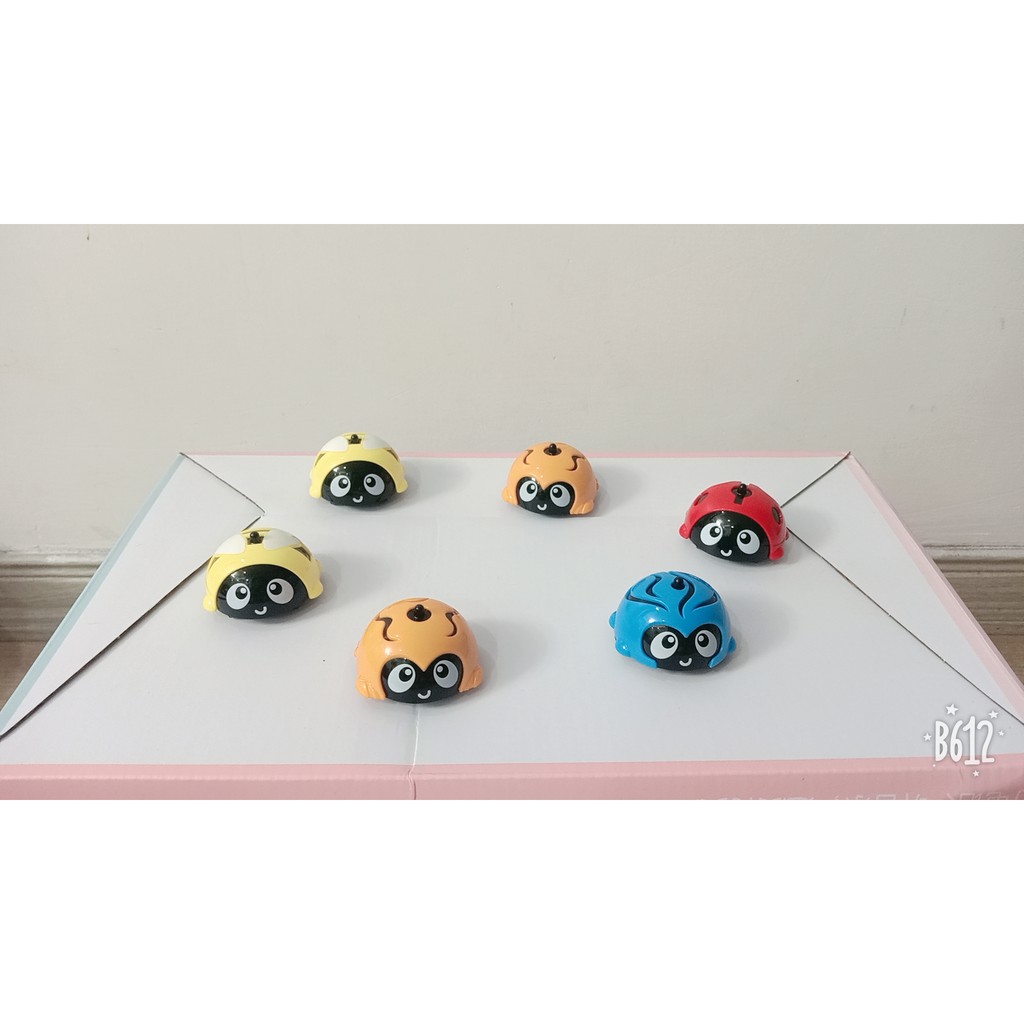 Đồ Chơi Con Quay Hình Xe Hơi Hoạt Hình Xinh Xắn